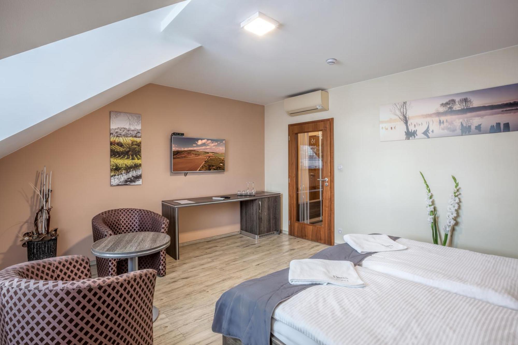 Hotel Beta Бзенец Экстерьер фото