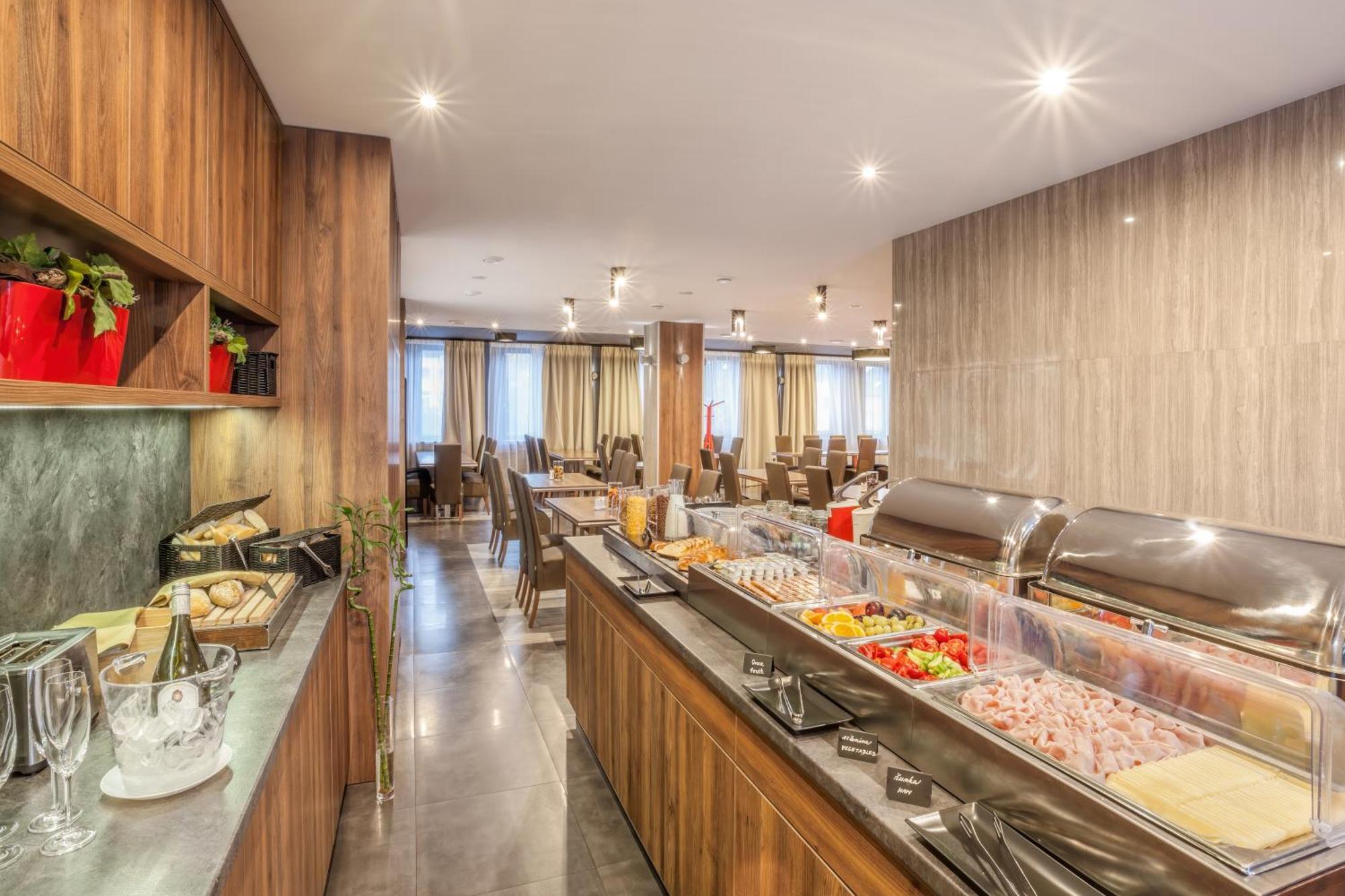 Hotel Beta Бзенец Экстерьер фото